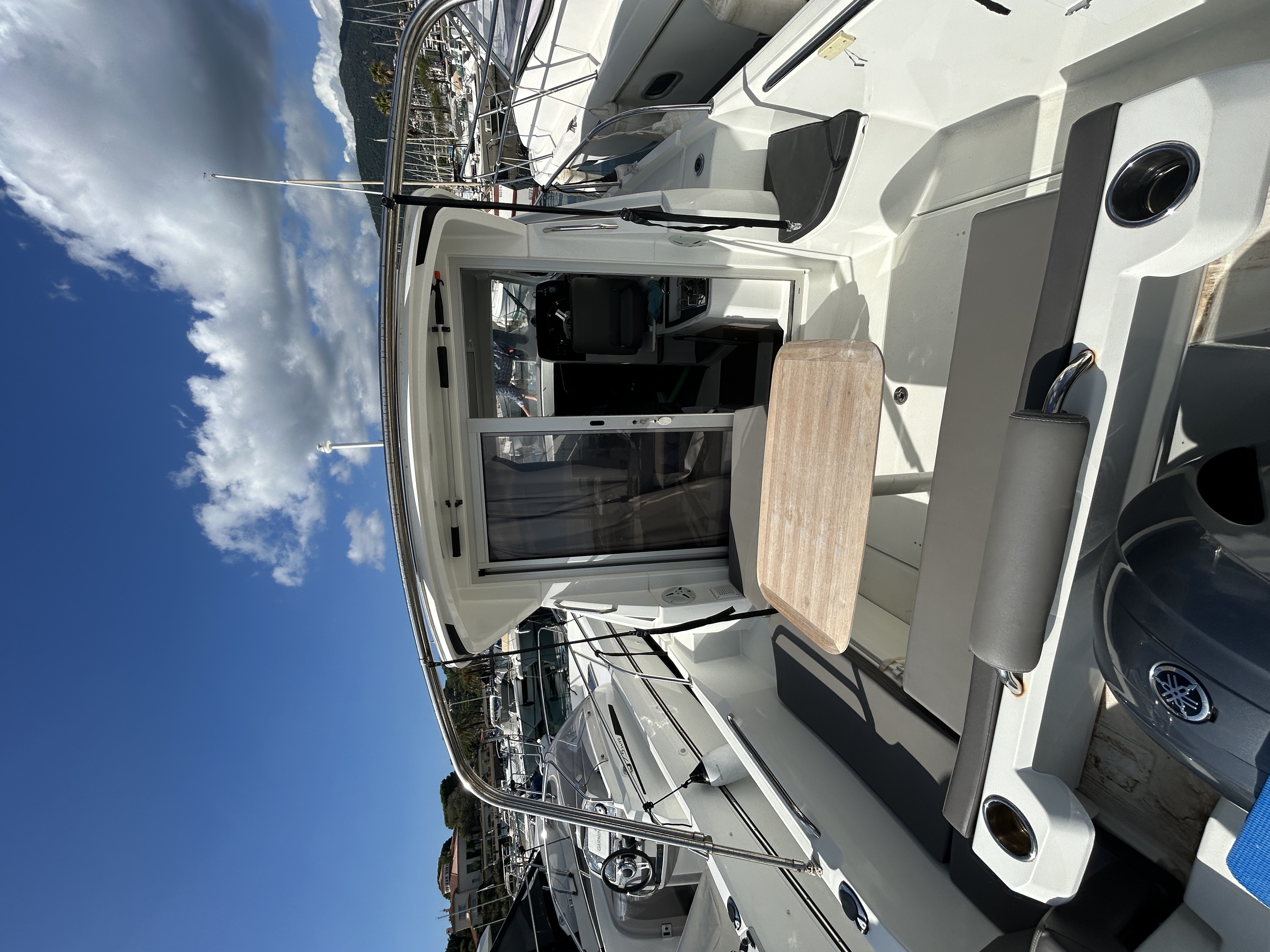 slider 6 Beneteau Antares 8 OB